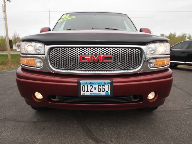 GMC Yukon Denali 2001 photo 9