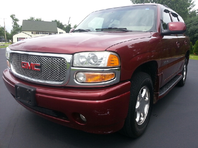 GMC Yukon Denali 2002 photo 4