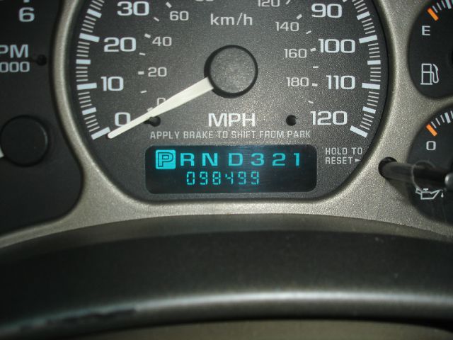 GMC Yukon Denali 2002 photo 11