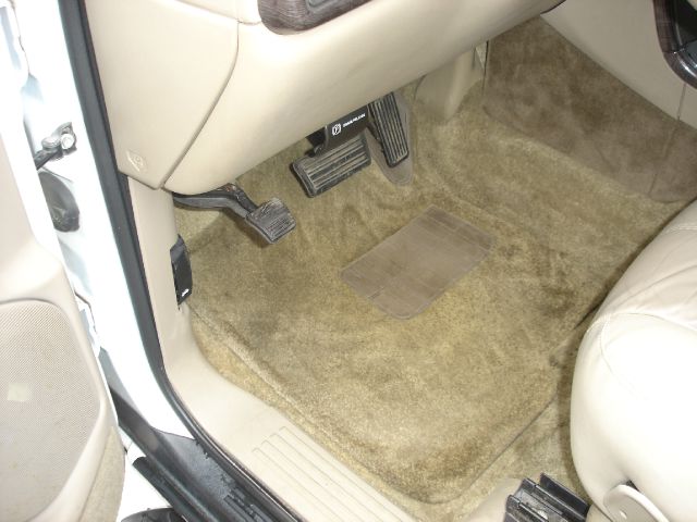 GMC Yukon Denali 2002 photo 13