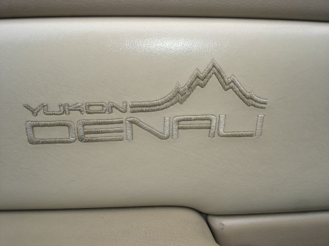 GMC Yukon Denali 2002 photo 20