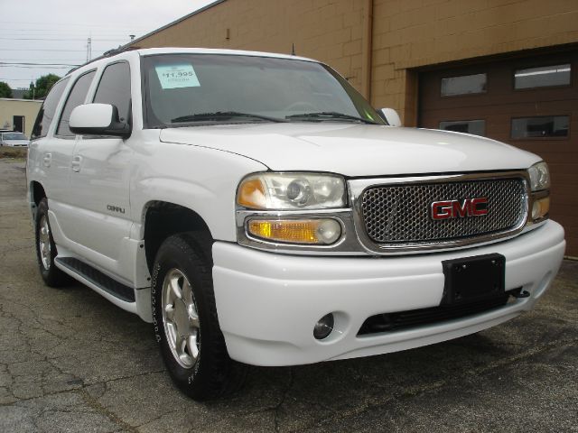 GMC Yukon Denali 2002 photo 29