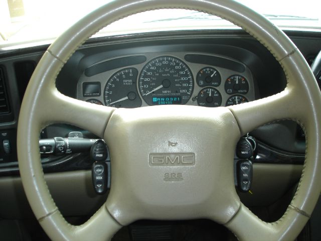 GMC Yukon Denali 2002 photo 5