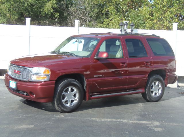 GMC Yukon Denali 2002 photo 4