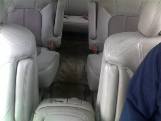 GMC Yukon Denali 2002 photo 2