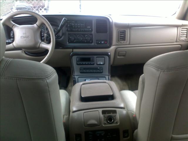 GMC Yukon Denali 2002 photo 4