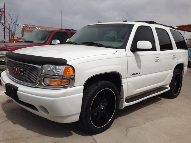 GMC Yukon Denali 2002 photo 4