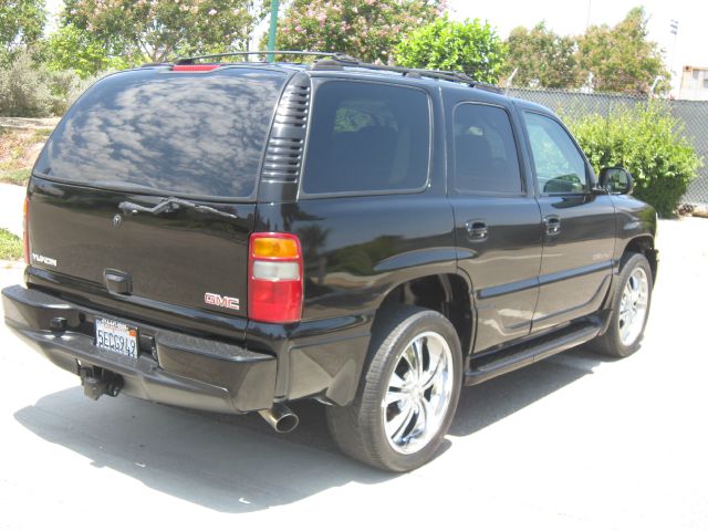 GMC Yukon Denali 2003 photo 4