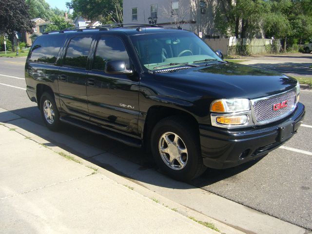 GMC Yukon Denali GET IN HERE 1000 Trade-in SUV