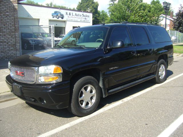 GMC Yukon Denali 2003 photo 4