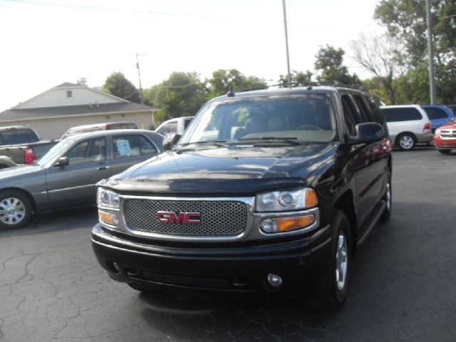 GMC Yukon Denali 2003 photo 3