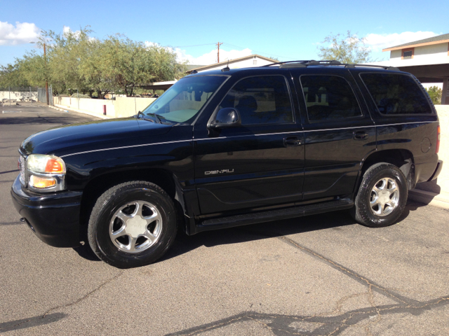 GMC Yukon Denali 2003 photo 1
