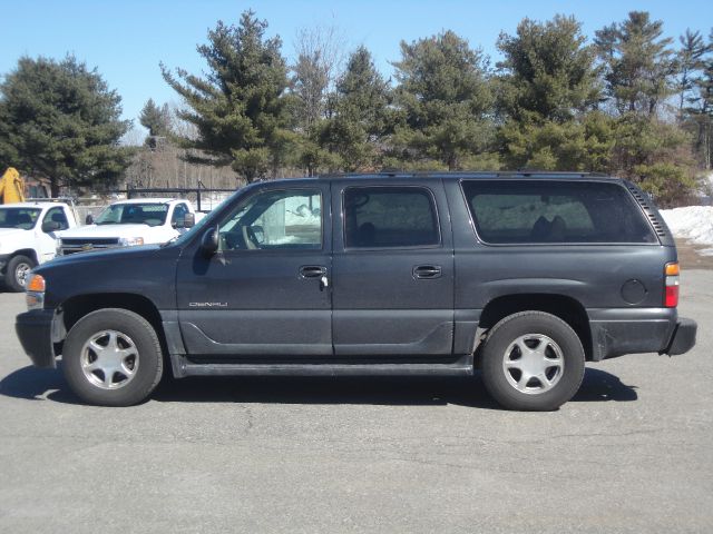 GMC Yukon Denali 2004 photo 4