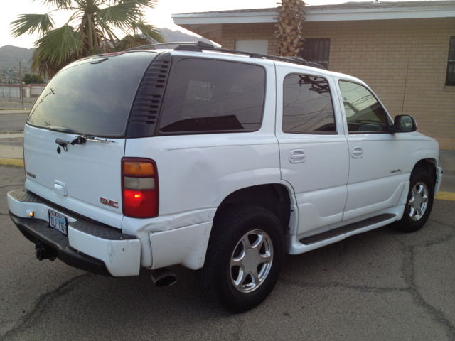 GMC Yukon Denali 2004 photo 3