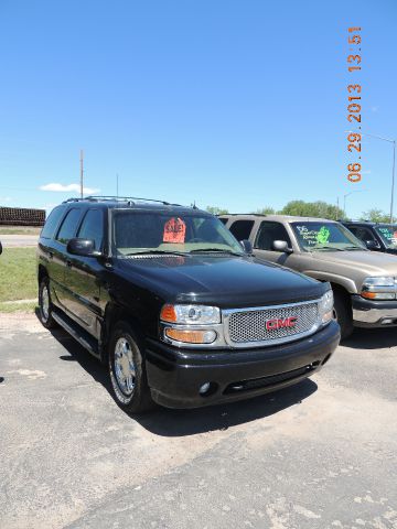 GMC Yukon Denali Base SUV