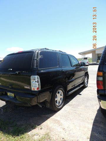 GMC Yukon Denali 2005 photo 3