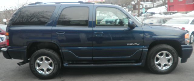 GMC Yukon Denali 2005 photo 1