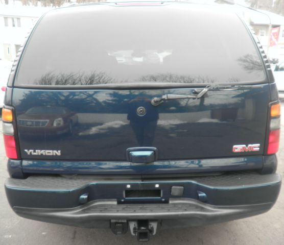 GMC Yukon Denali 2005 photo 4