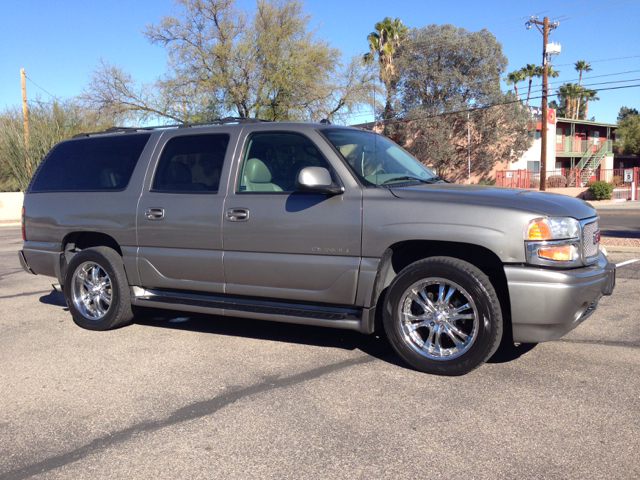 GMC Yukon Denali 2005 photo 4