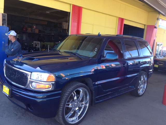 GMC Yukon Denali EX - DUAL Power Doors SUV