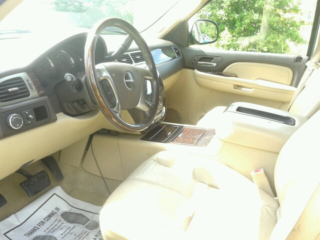 GMC Yukon Denali 2007 photo 2