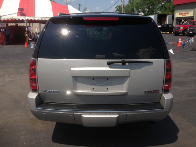 GMC Yukon Denali SXT Van SUV
