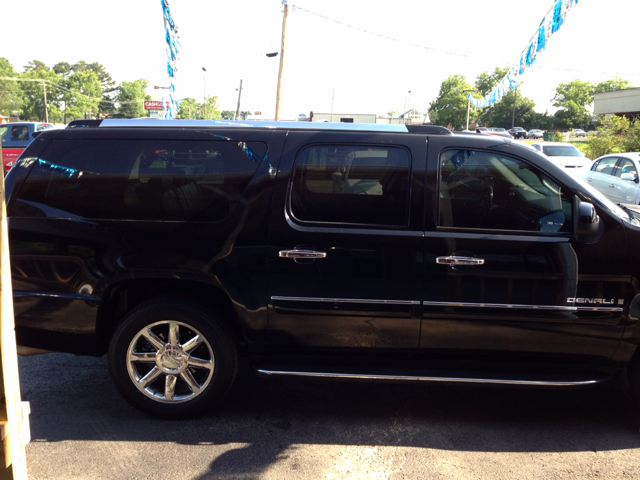 GMC Yukon Denali 2007 photo 2