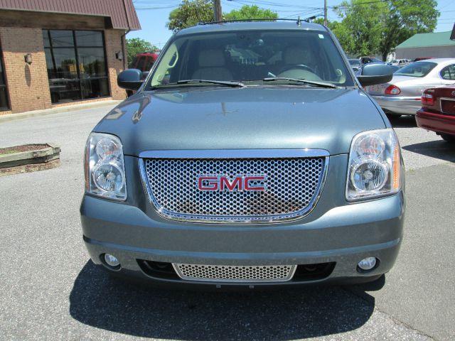 GMC Yukon Denali 2008 photo 2