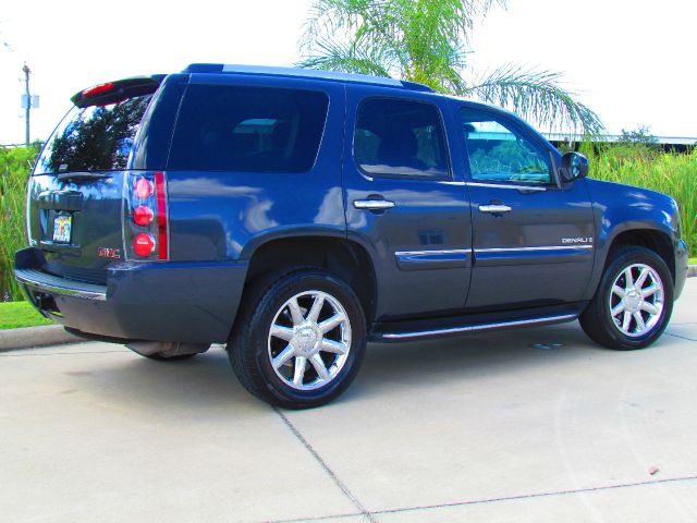 GMC Yukon Denali 2008 photo 3