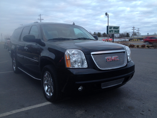 GMC Yukon Denali 2008 photo 2