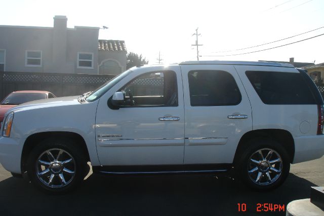 GMC Yukon Denali 2008 photo 1