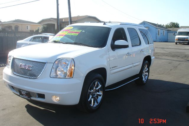 GMC Yukon Denali 2008 photo 3