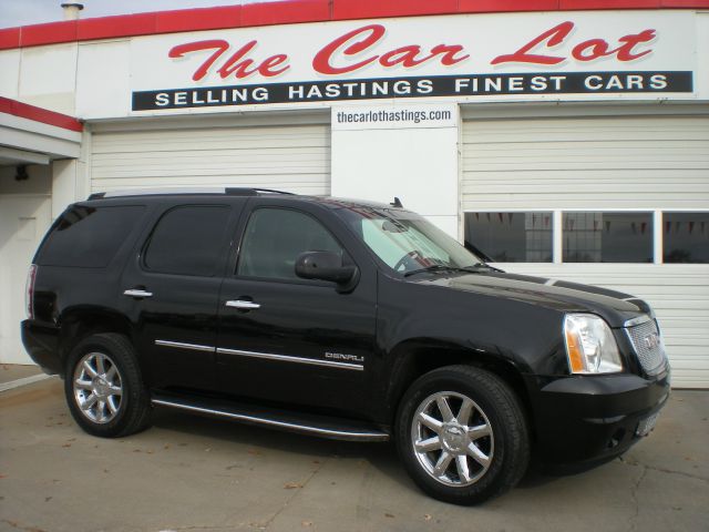 GMC Yukon Denali 2010 photo 4
