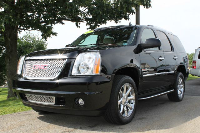 GMC Yukon Denali EX - DUAL Power Doors SUV