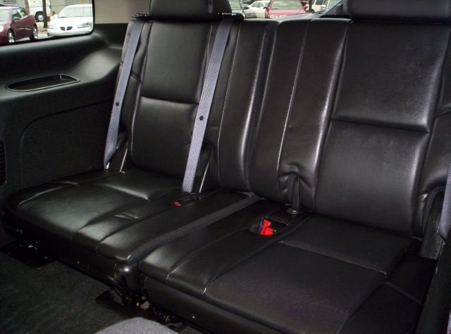 GMC Yukon Denali 2011 photo 4