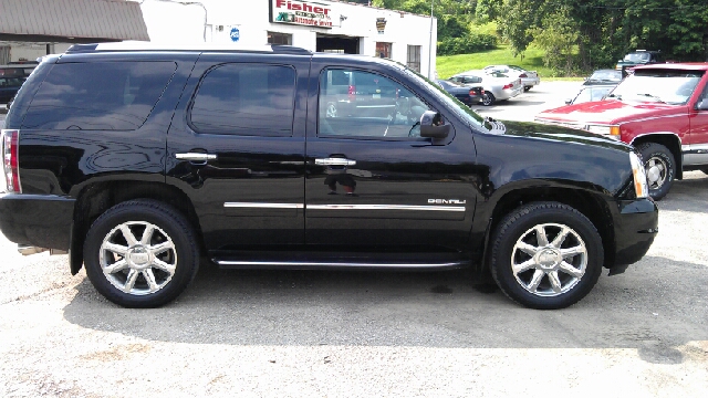 GMC Yukon Denali 2012 photo 1