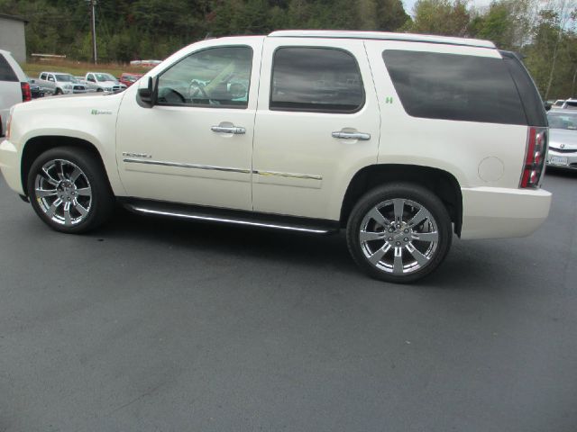 GMC Yukon Hybrid 2011 photo 2