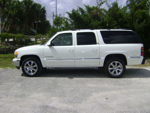GMC Yukon XL 2000 photo 1