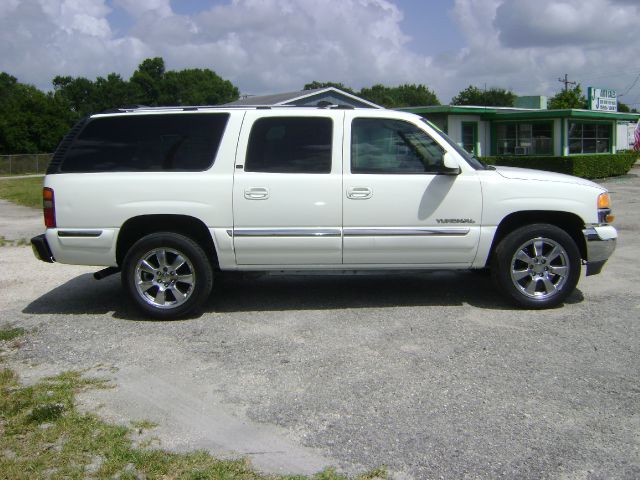 GMC Yukon XL 2000 photo 2
