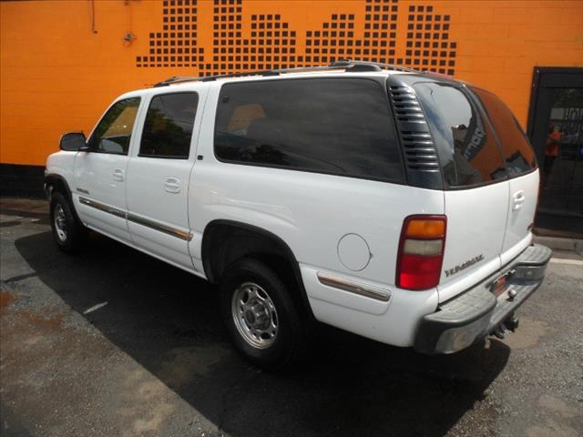 GMC Yukon XL 2000 photo 2