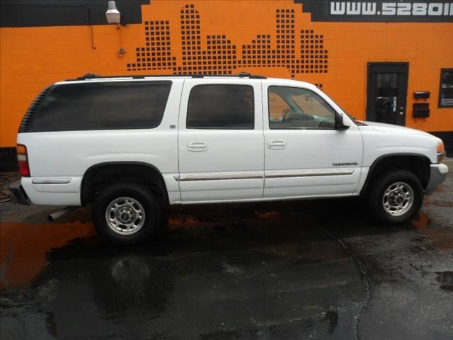 GMC Yukon XL 2000 photo 3