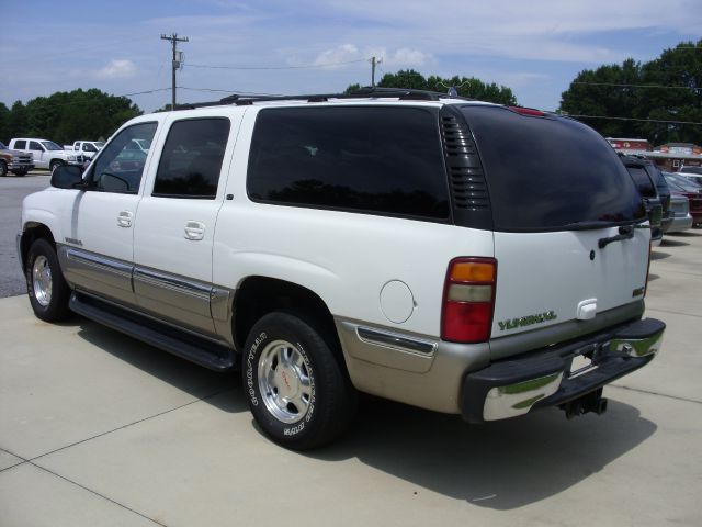 GMC Yukon XL 2000 photo 3