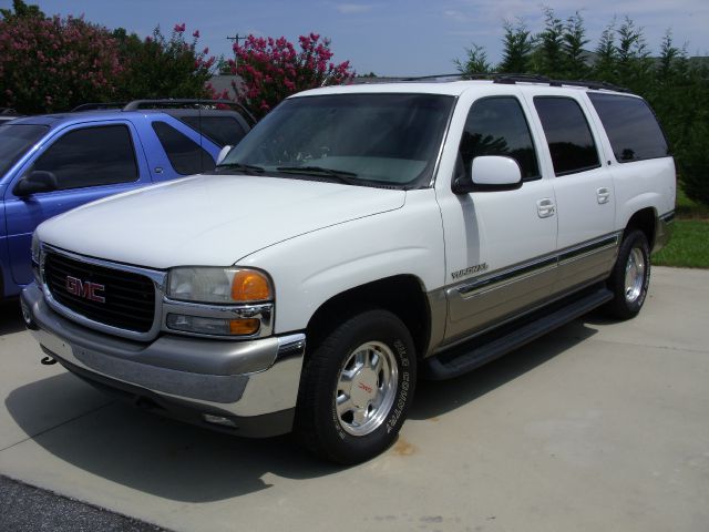GMC Yukon XL 2000 photo 4