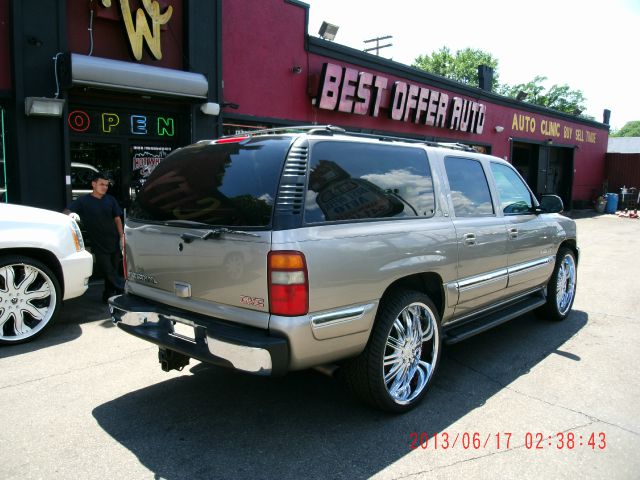 GMC Yukon XL 2000 photo 3