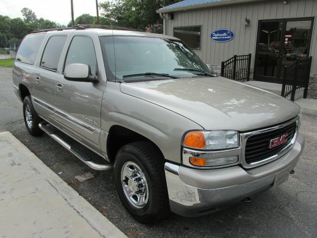 GMC Yukon XL 2000 photo 2