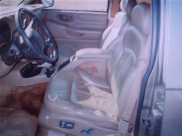 GMC Yukon XL 2001 photo 0