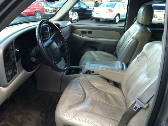 GMC Yukon XL 2001 photo 2