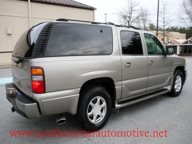GMC Yukon XL 2001 photo 3