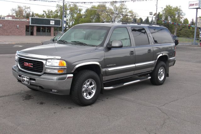 GMC Yukon XL 2001 photo 2