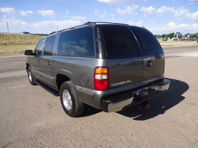 GMC Yukon XL 2001 photo 2
